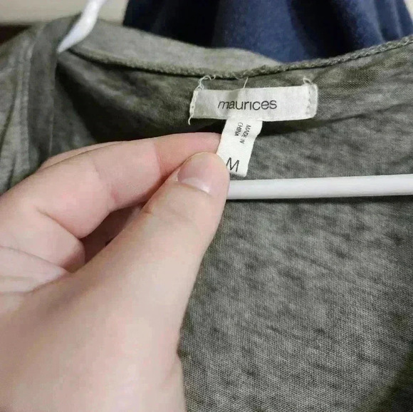 Gray v-neck short sleeve tee! - Picture 2 of 2